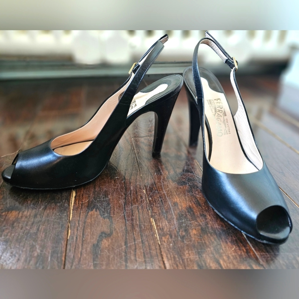 8.5 Salvatore Ferragamo Black Peep-Toe Slingback Heels Pumps - Picture 3 of 14